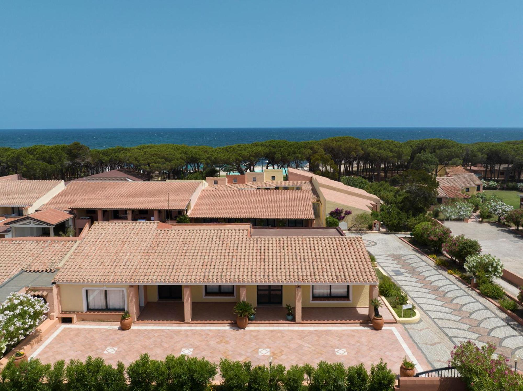 Club Hotel Marina Seada Beach Budoni Exterior foto