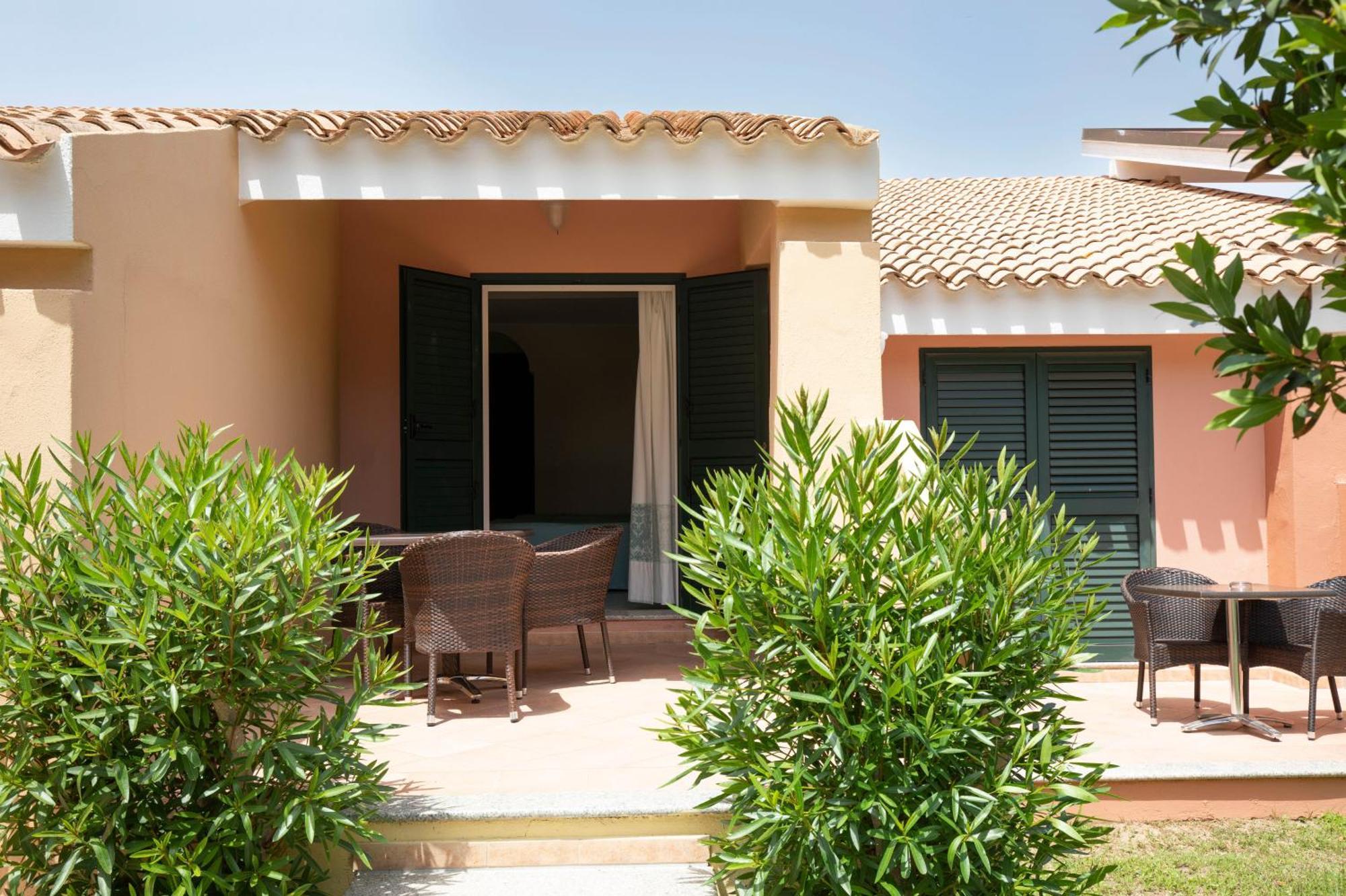 Club Hotel Marina Seada Beach Budoni Exterior foto